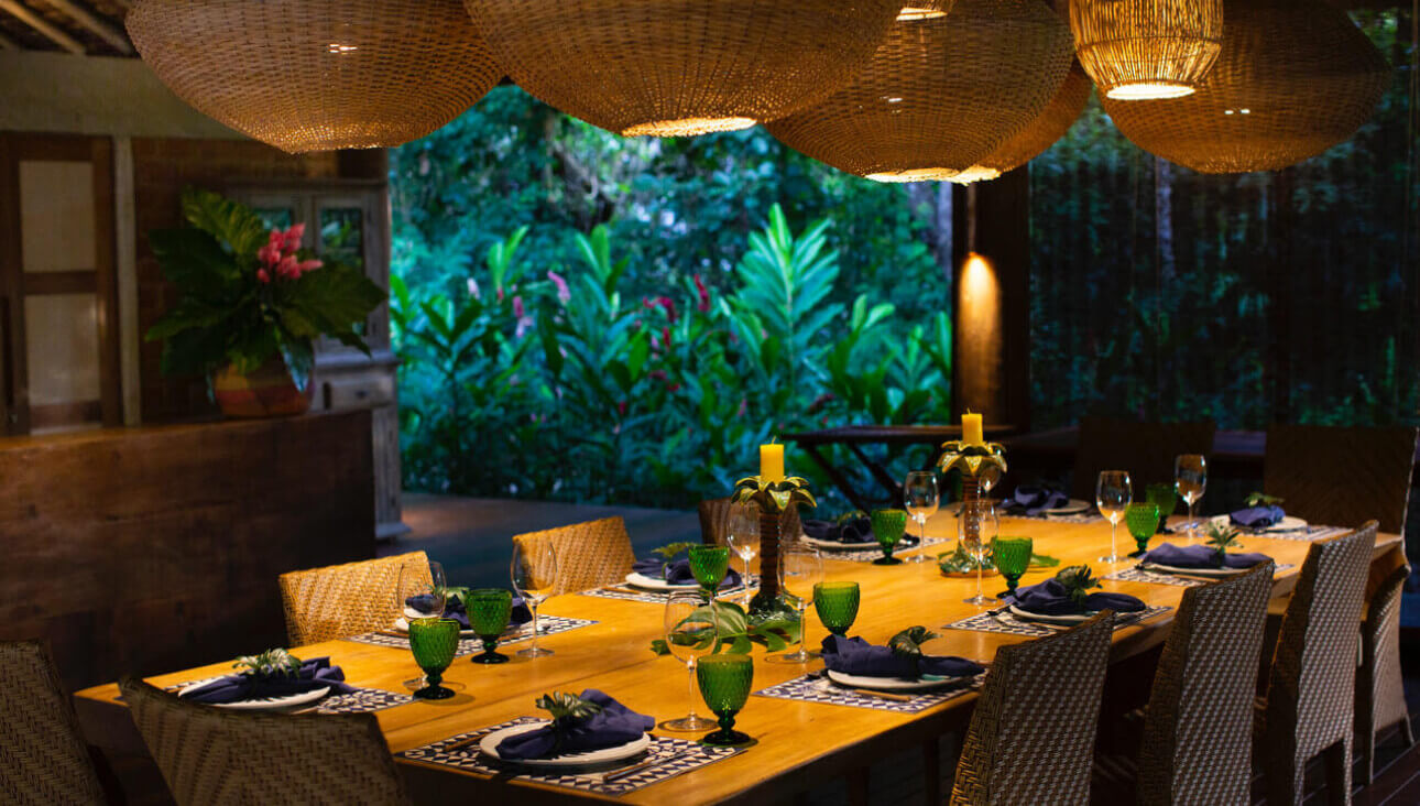 Mesa de Jantar na Fazenda Shanti